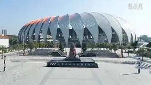 国足连败三场，王大雷回应“黄油手”风波，探寻国足复兴之道